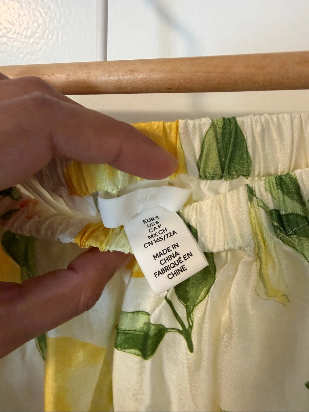 H&M lightweight Women’s Lemon Print Midi Skirt - Picture 2 of 5
